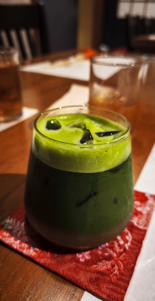 Matcha met limoen en honing